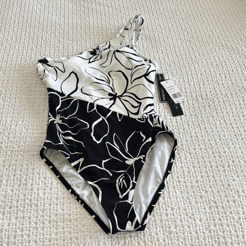 La Blanca Black and White One Piece Swim